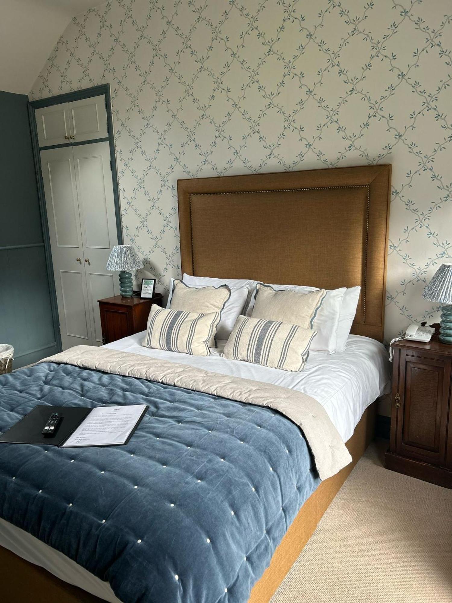 Ravenwood Hall Hotel Bury St. Edmunds Extérieur photo