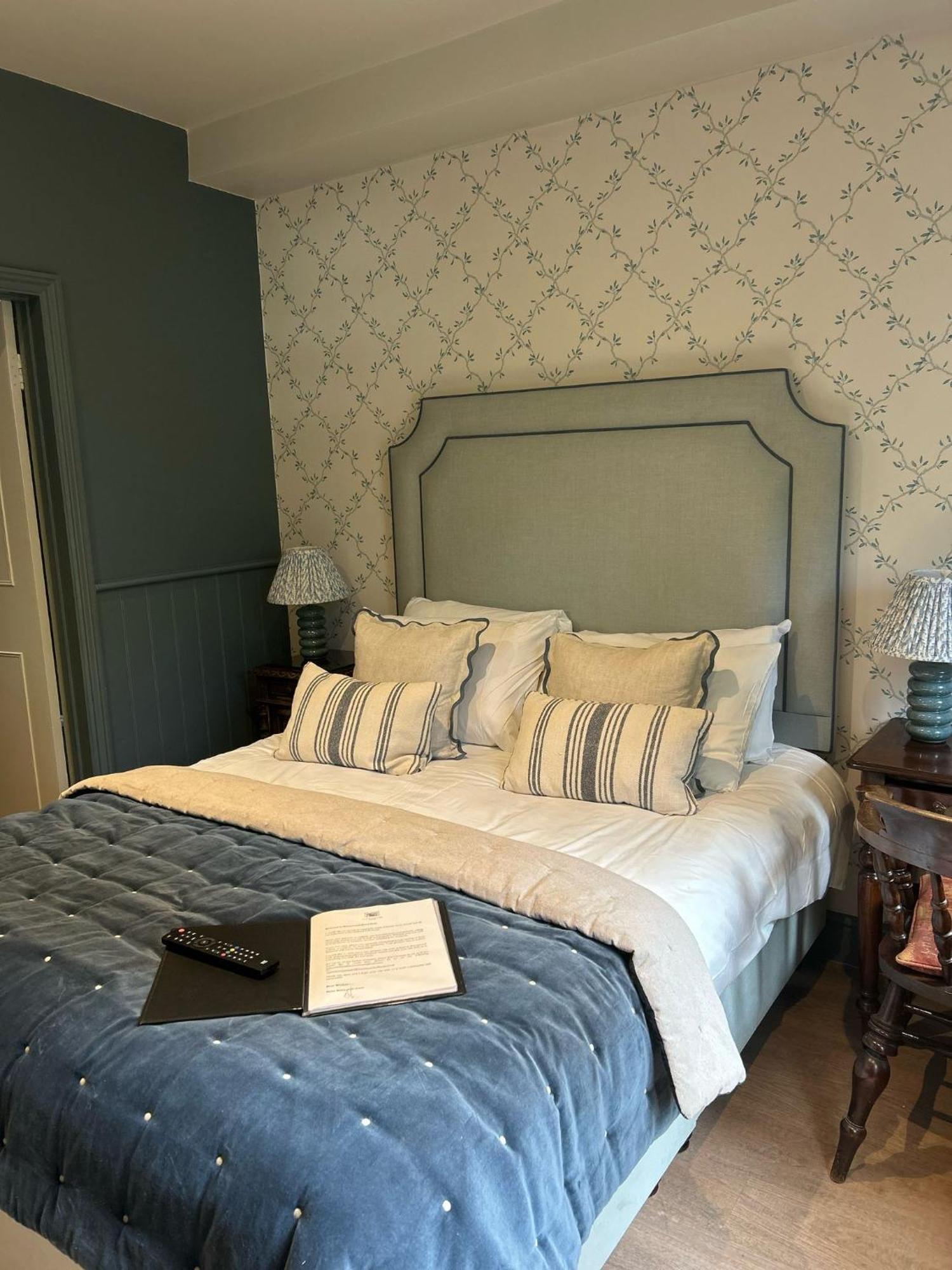 Ravenwood Hall Hotel Bury St. Edmunds Extérieur photo